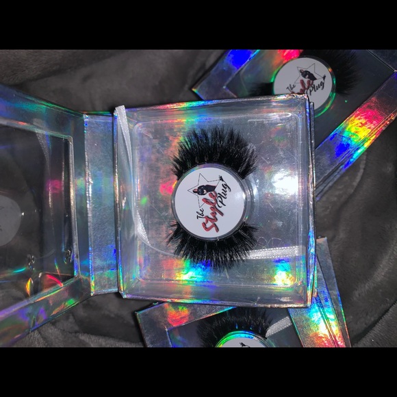 StylePlug Lashes - Picture 5 of 5